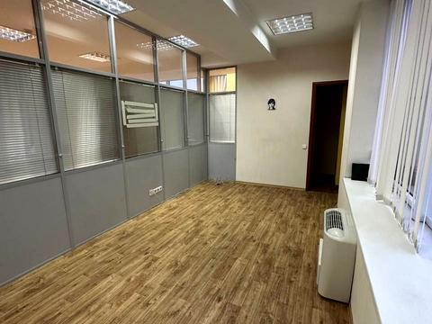 комерційна за адресою Антоновича вул. (Горького), 170/172