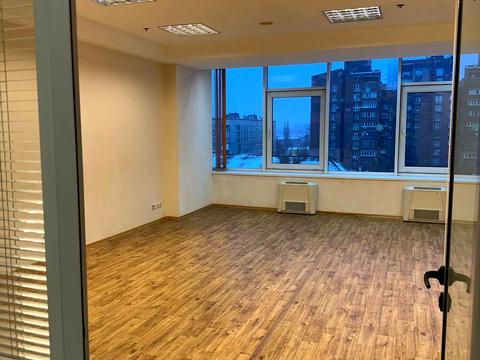 комерційна за адресою Антоновича вул. (Горького), 170/172