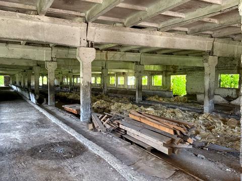 комерційна за адресою Першотравнева, 5