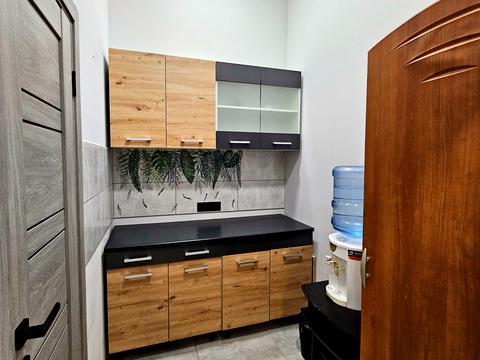 комерційна за адресою Перемоги просп., 25/2