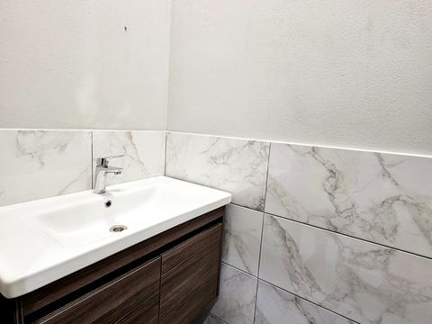 комерційна за адресою Перемоги просп., 25/2