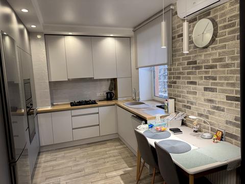 квартира за адресою Академіка Лебедєва вул., 1/7