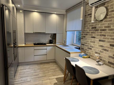 квартира за адресою Академіка Лебедєва вул., 1/7