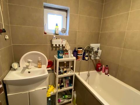 дом по адресу Вышгородская ул.