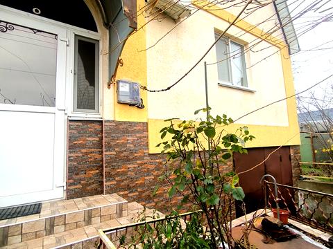 будинок за адресою  Теплодар, Центральна, 1