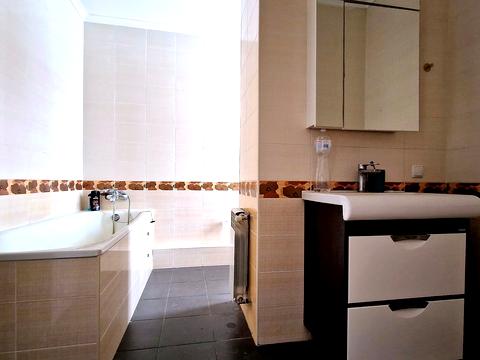 комерційна за адресою Вишнева вул., 36