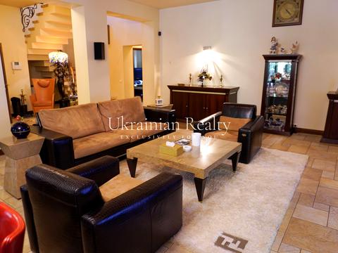 будинок за адресою смт. Козин, Анатолія Солов'яненка вул.