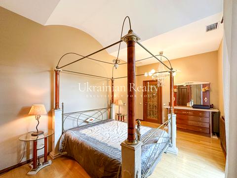 будинок за адресою смт. Козин, Анатолія Солов'яненка вул.