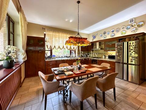 будинок за адресою смт. Козин, Анатолія Солов'яненка вул.