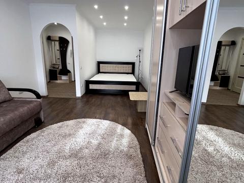 квартира за адресою Довженка вул., 22