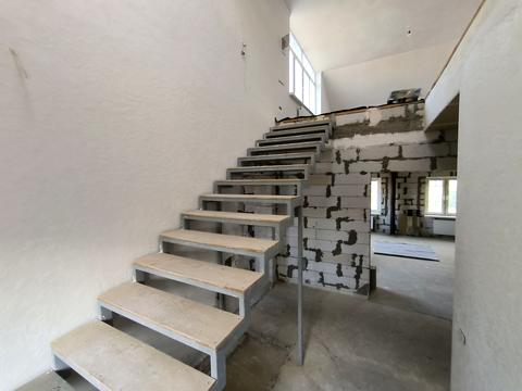 будинок за адресою Шкільна вул., 1