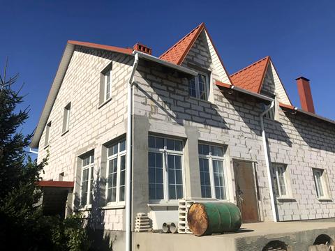 будинок за адресою Шкільна вул., 1