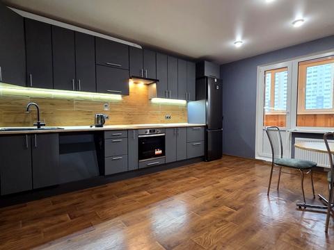 квартира за адресою Миколи Вінграновського вул., 2