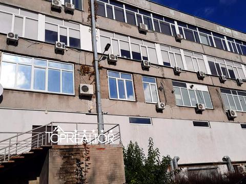 комерційна за адресою Киргизька вул., 19