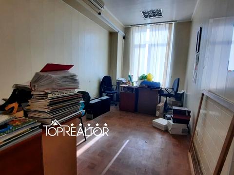 комерційна за адресою Киргизька вул., 19