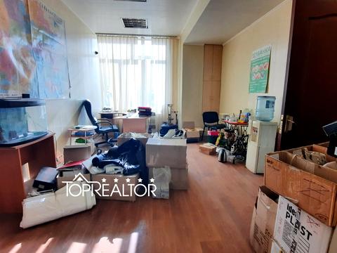 комерційна за адресою Киргизька вул., 19