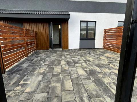 будинок за адресою Вишнева вул.