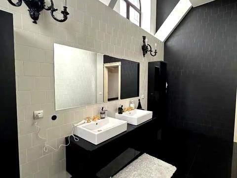 дом по адресу Трояндова