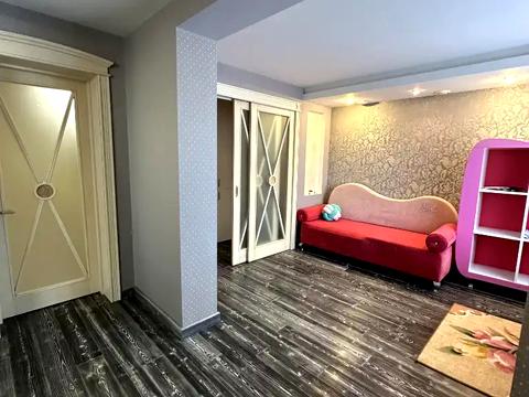 дом по адресу Трояндова