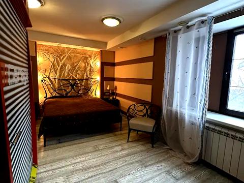 дом по адресу Трояндова