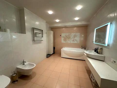 дом по адресу Трояндова