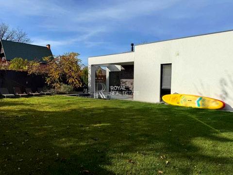 будинок за адресою 52-га Садова вул.