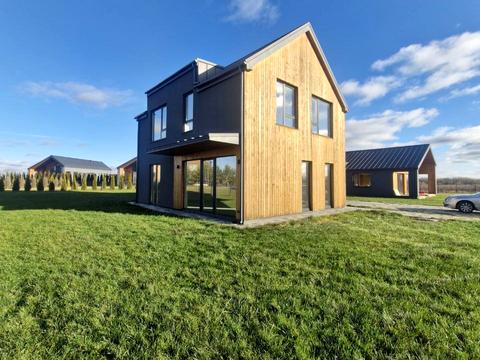 дом по адресу Коновальця