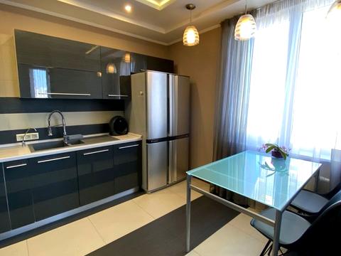 квартира за адресою Дніпровська набережна вул., 1-А