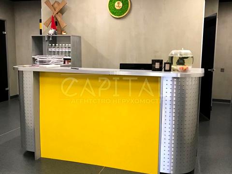 комерційна за адресою Київ, Анни Ахматової вул., 21