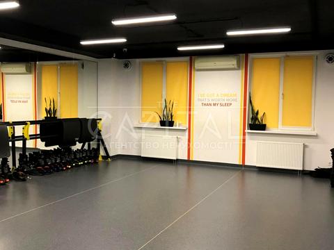 комерційна за адресою Київ, Анни Ахматової вул., 21