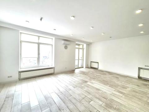 комерційна за адресою Круглоуніверситетська вул., 3-5