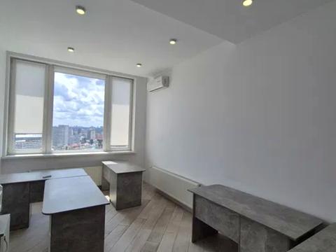 комерційна за адресою Круглоуніверситетська вул., 3-5