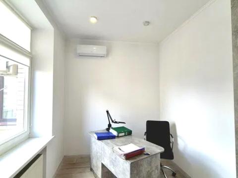 комерційна за адресою Круглоуніверситетська вул., 3-5