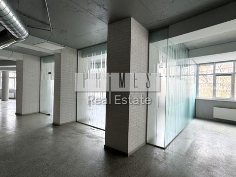 комерційна за адресою Євгена Коновальця вул. (Щорса), 32-Б