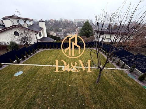 будинок за адресою Київ, Листопадна вул.