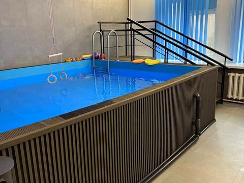 комерційна за адресою Квіткова вул., 7