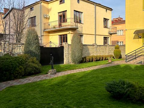 дом по адресу Михаила Павлика ул., 12