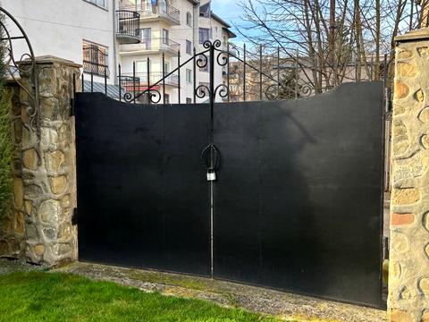 дом по адресу Михаила Павлика ул., 12