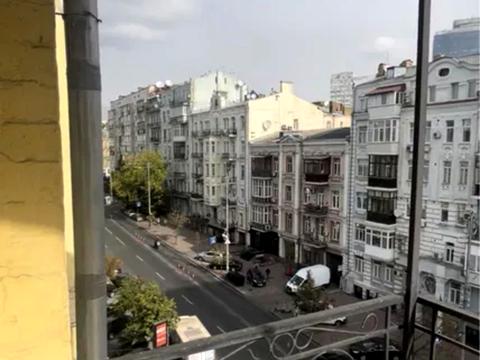 квартира за адресою Шота Руставелі вул., 36