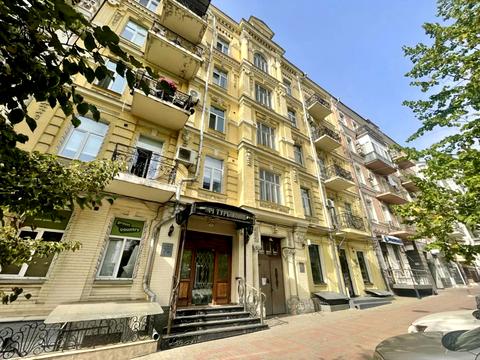 квартира за адресою Шота Руставелі вул., 36