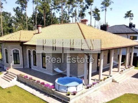 будинок за адресою Вишнева вул.