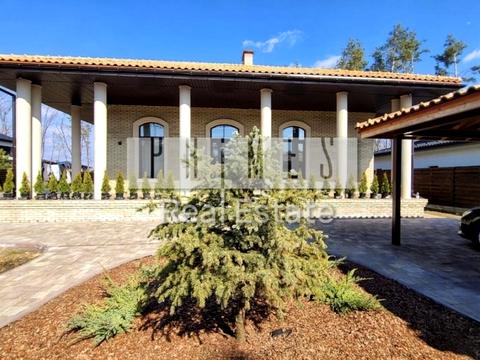 будинок за адресою Вишнева вул.