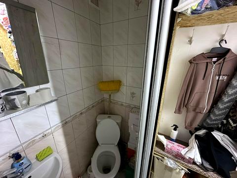 комерційна за адресою 15 Квітня вул., 2