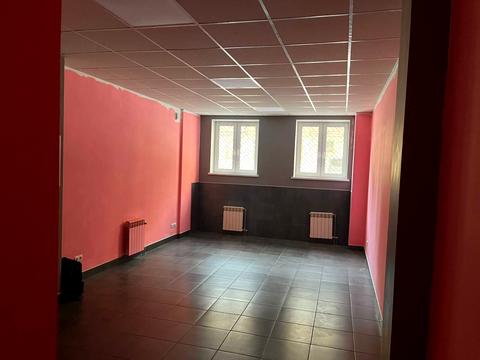 комерційна за адресою Золотоустівська вул., 52