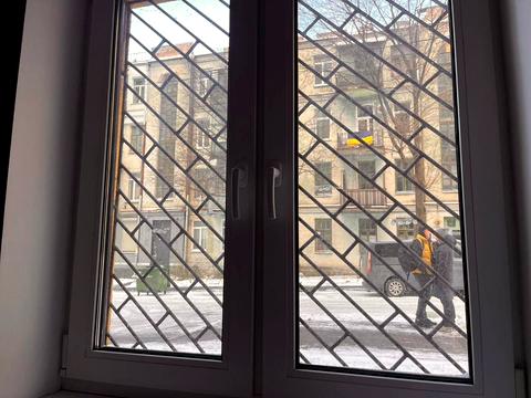 комерційна за адресою Золотоустівська вул., 52