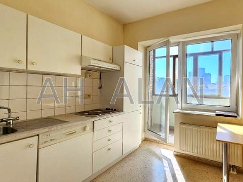 комерційна за адресою Велика Васильківська вул. (Червоноармійська), 9