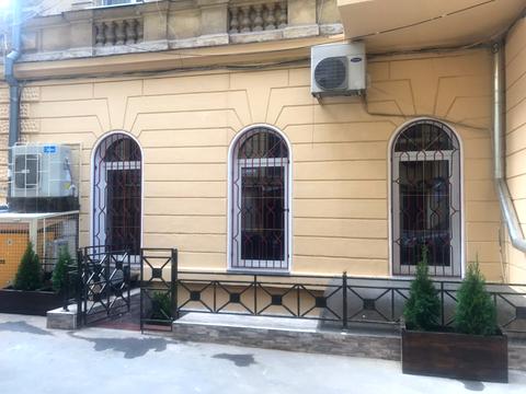 комерційна за адресою Європейська пл. (Катерининська), 6