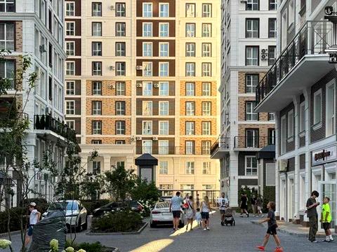 комерційна за адресою Михайла Максимовича вул. (Онуфрія Трутенка), (Будинок «Віндзор»)