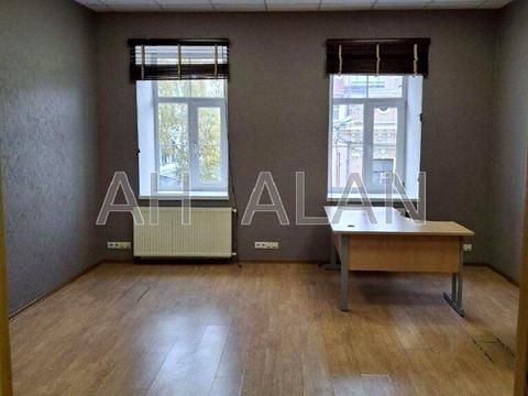 комерційна за адресою Ігорівська вул., 14