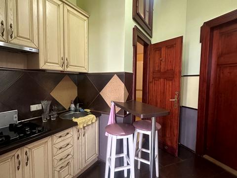 квартира за адресою Князя Романа вул. (), 4